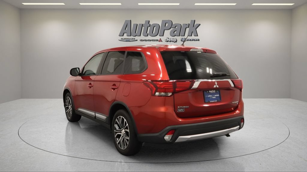 Used 2016 Mitsubishi Outlander SE AWD/4WD image 6