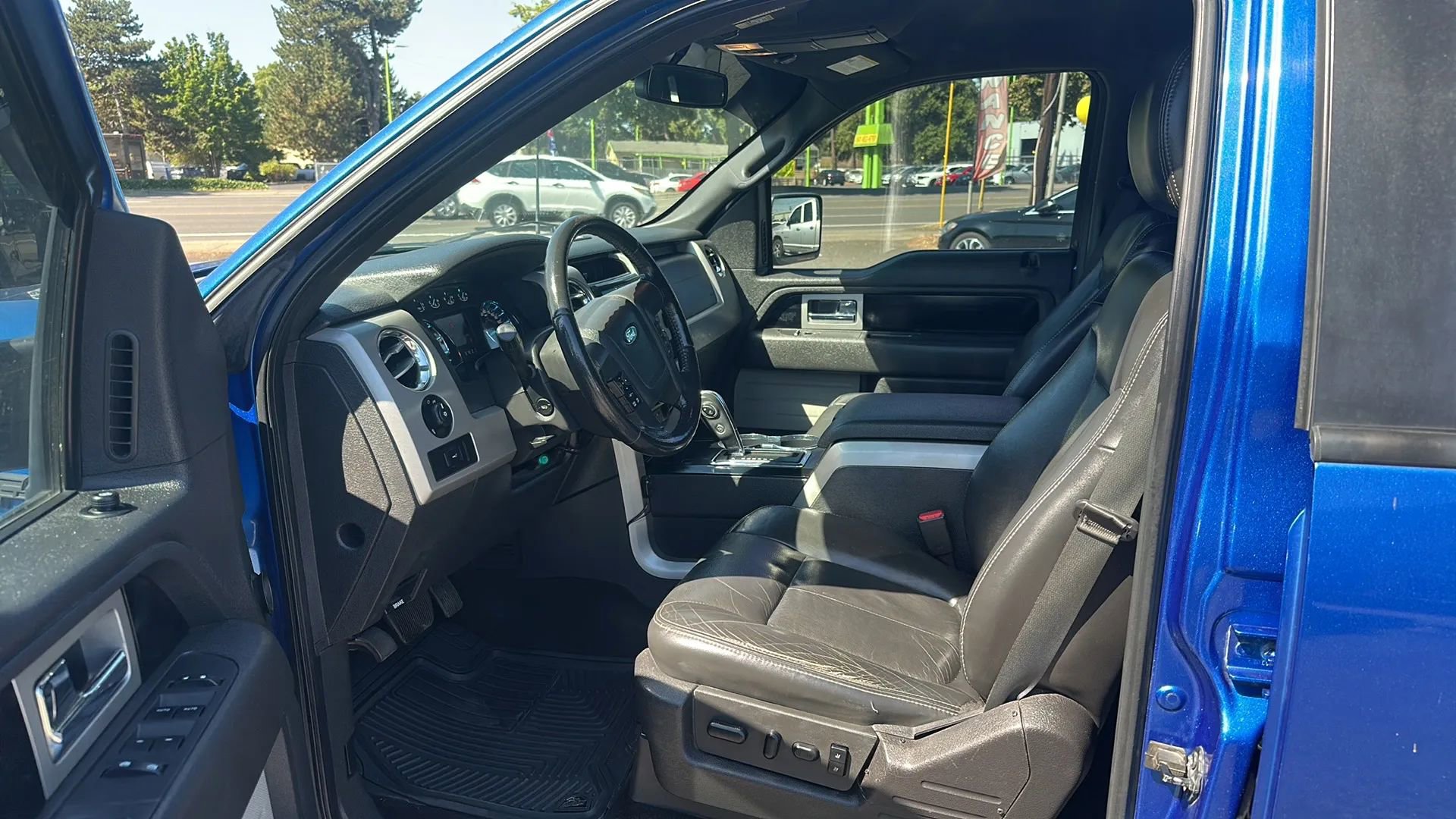 Used 2011 Ford F150 FX4 w/ FX Luxury Pkg AWD/4WD image 8