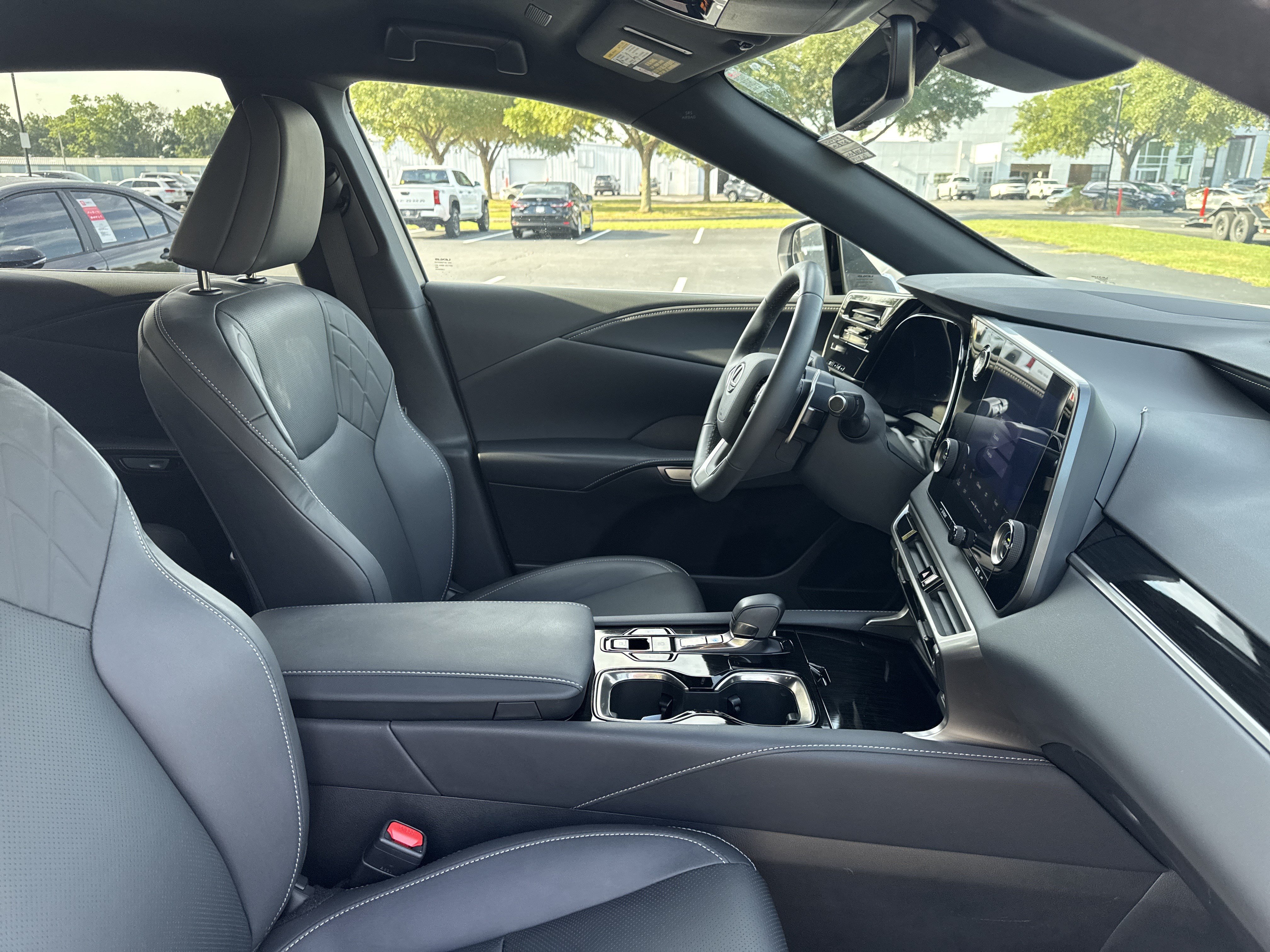 Used 2025 Lexus RX 350 FWD w/ Technology Package image 33