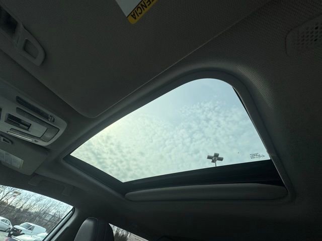 Used 2024 Toyota Sienna XLE image 32