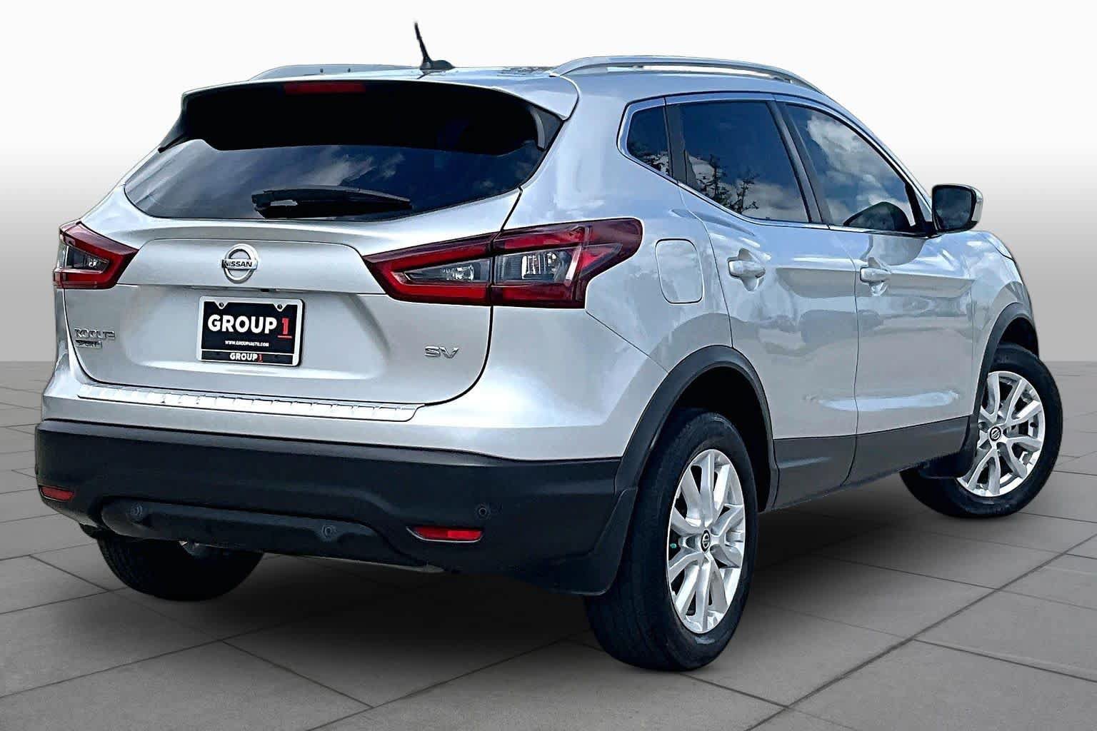 Used 2022 Nissan Rogue Sport SV FWD image 12