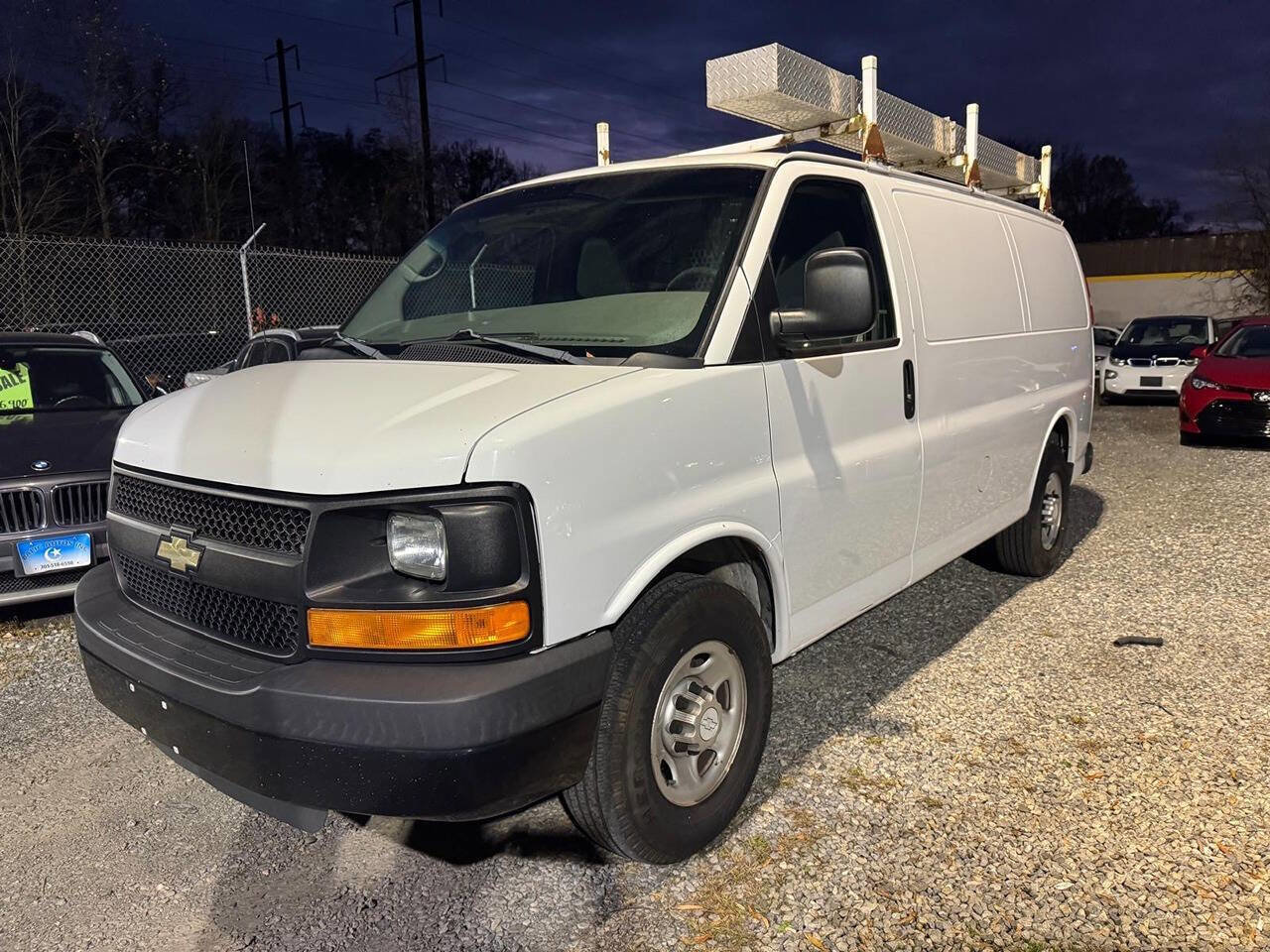 Used 2014 Chevrolet Express 3500 image 4