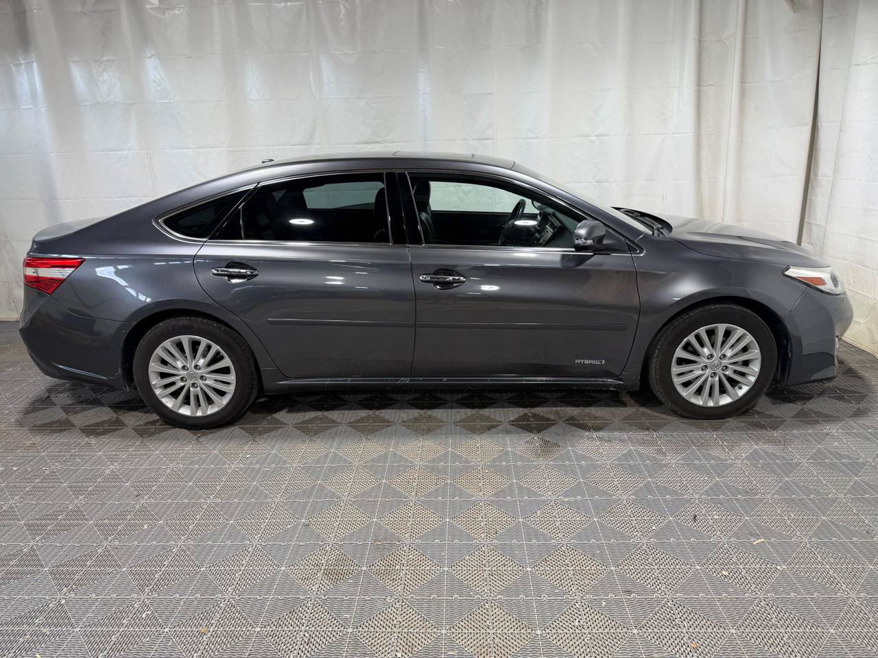 Used 2014 Toyota Avalon XLE Touring FWD image 9