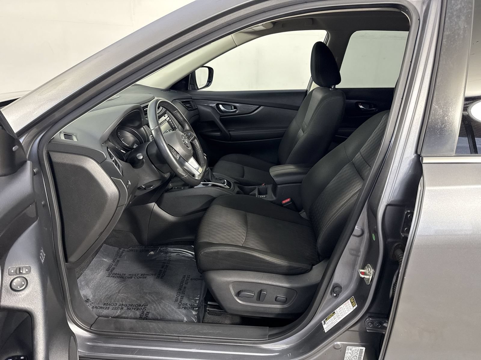 Used 2019 Nissan Rogue SV w/ Sun & Sound Touring Package AWD/4WD image 5