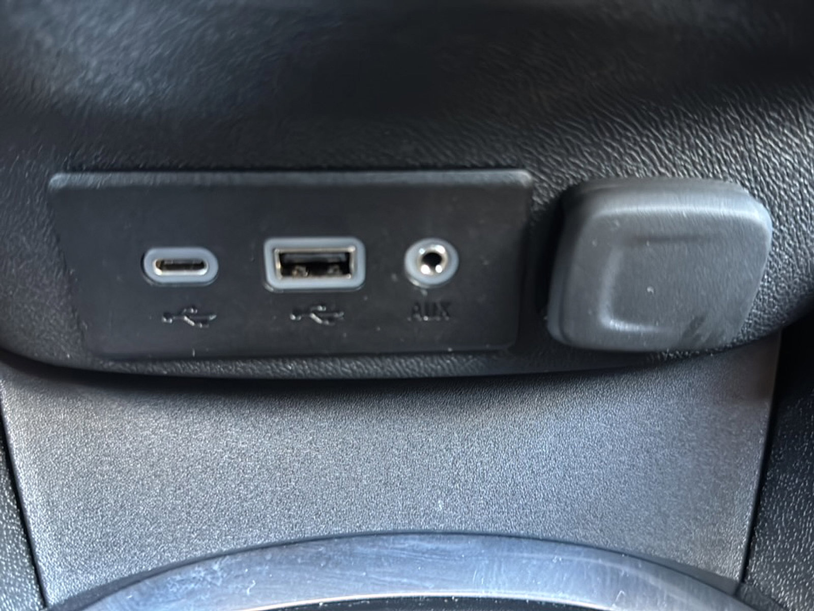 Used 2021 Chevrolet Malibu RS image 35