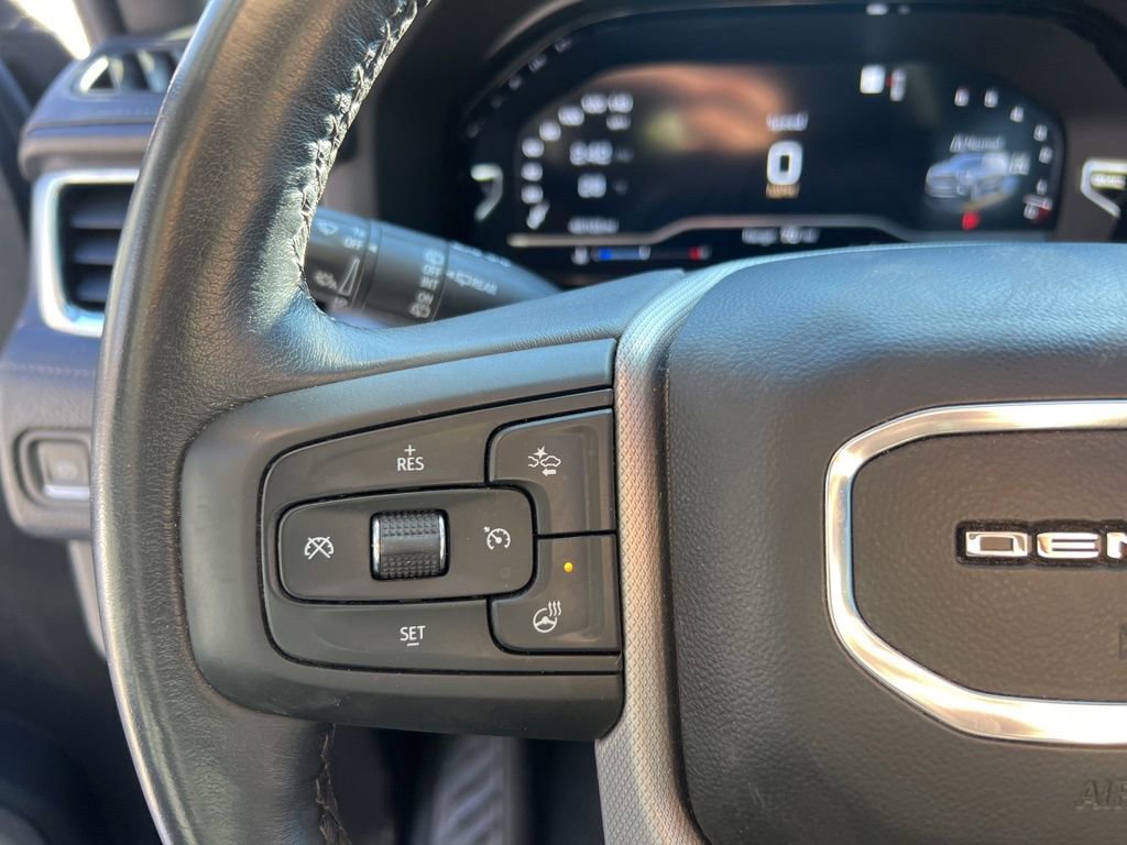 Used 2022 GMC Yukon XL Denali image 17