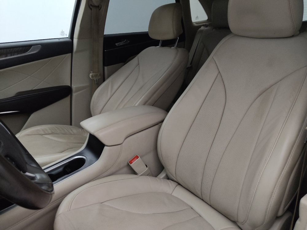 Used 2019 Lincoln MKC Reserve FWD image 17
