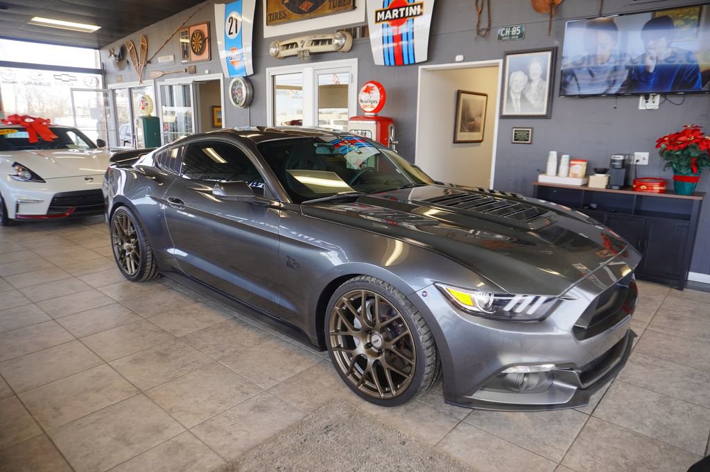 Used 2015 Ford Mustang GT image 7