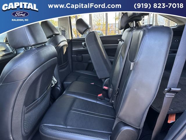 Used 2024 Kia Sorento S image 16