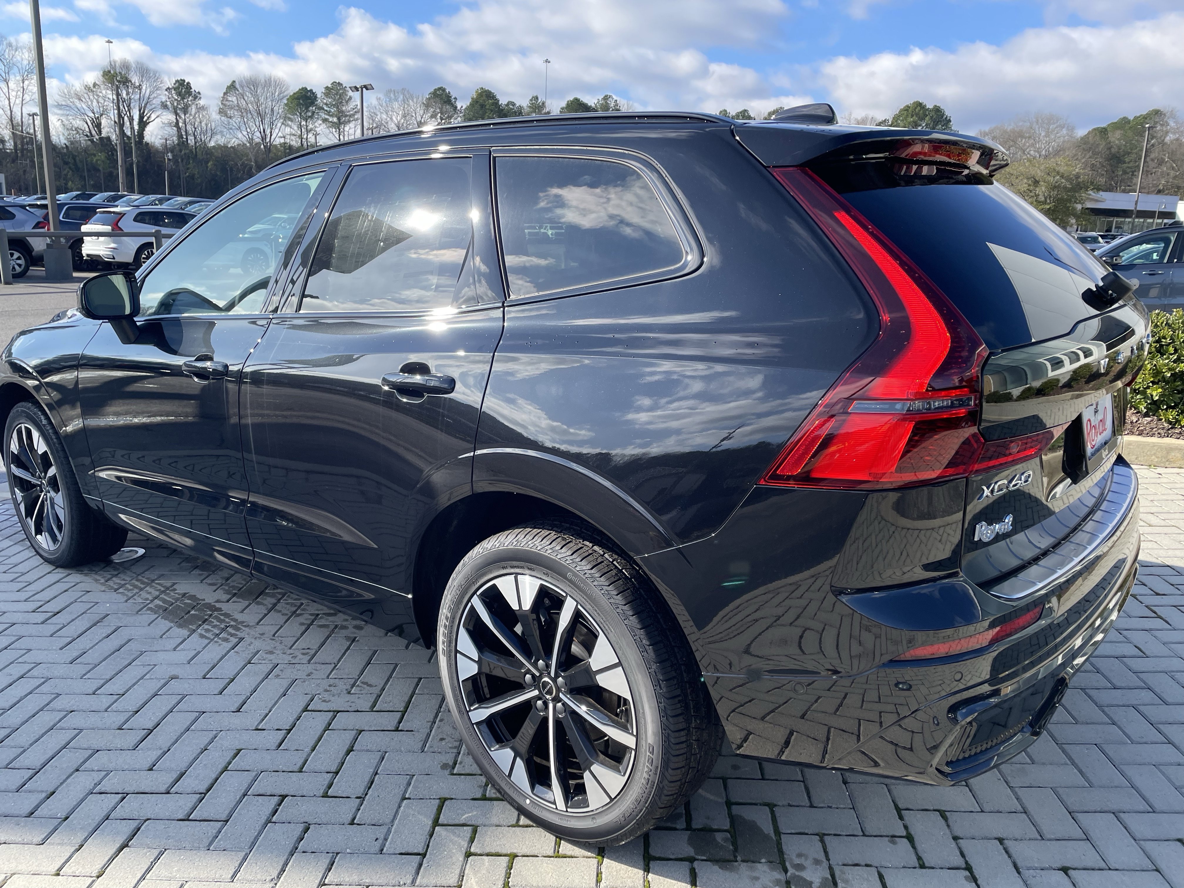 New 2026 Volvo XC60 B5 Plus w/ Protection Package Premier image 7