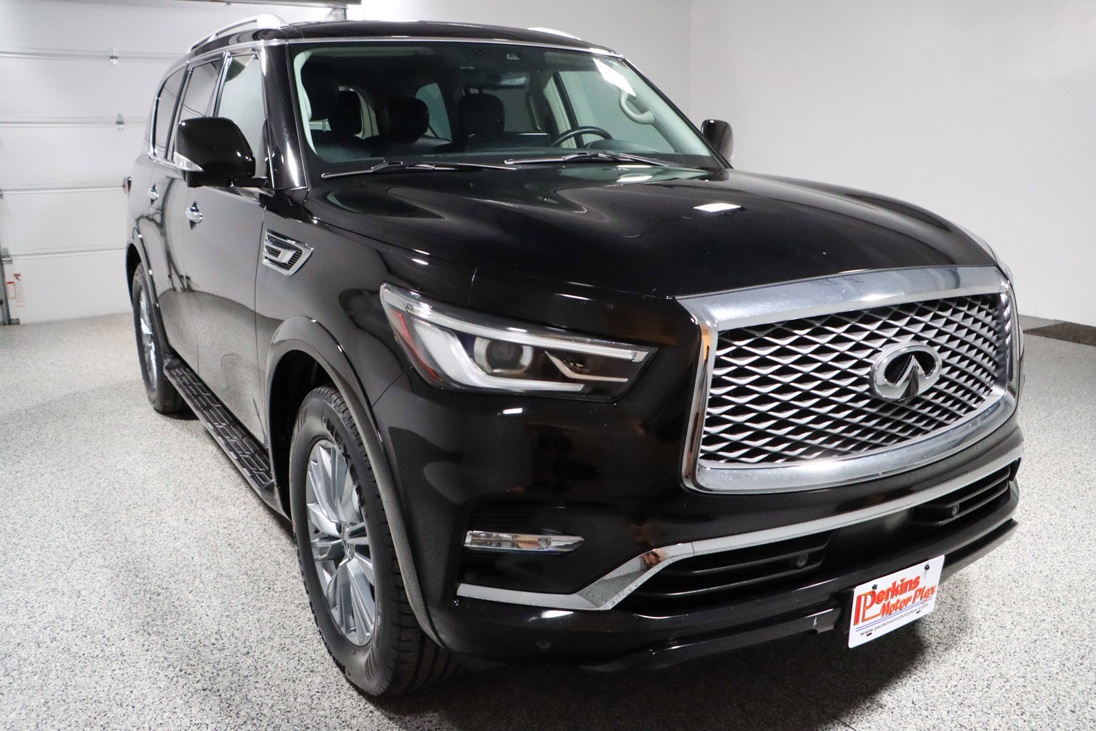 Used 2023 INFINITI QX80 Luxe w/ Cargo Package RWD image 5