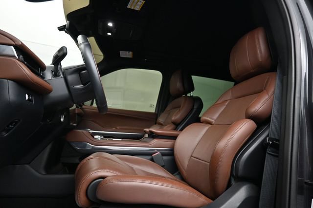 Used 2025 Lincoln Navigator Reserve AWD/4WD image 8