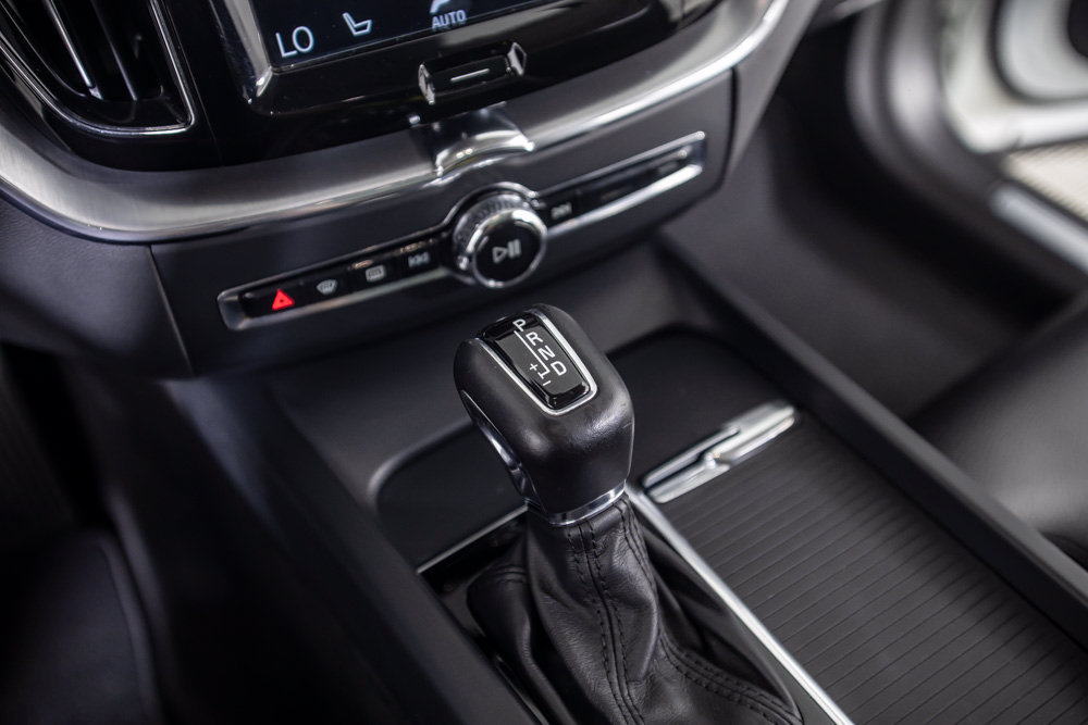Used 2019 Volvo XC60 T5 Momentum w/ Premium Package FWD image 31