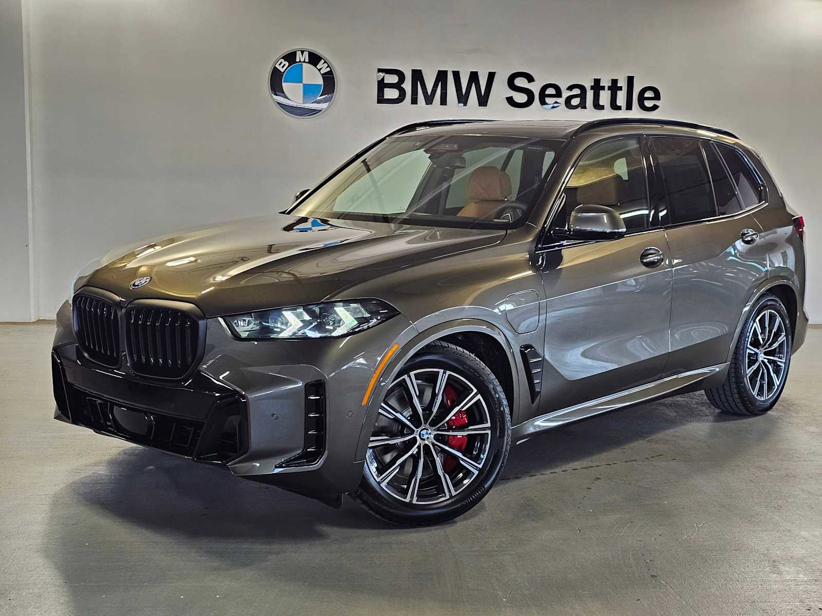 New 2026 BMW X5 xDrive50e AWD/4WD image 1