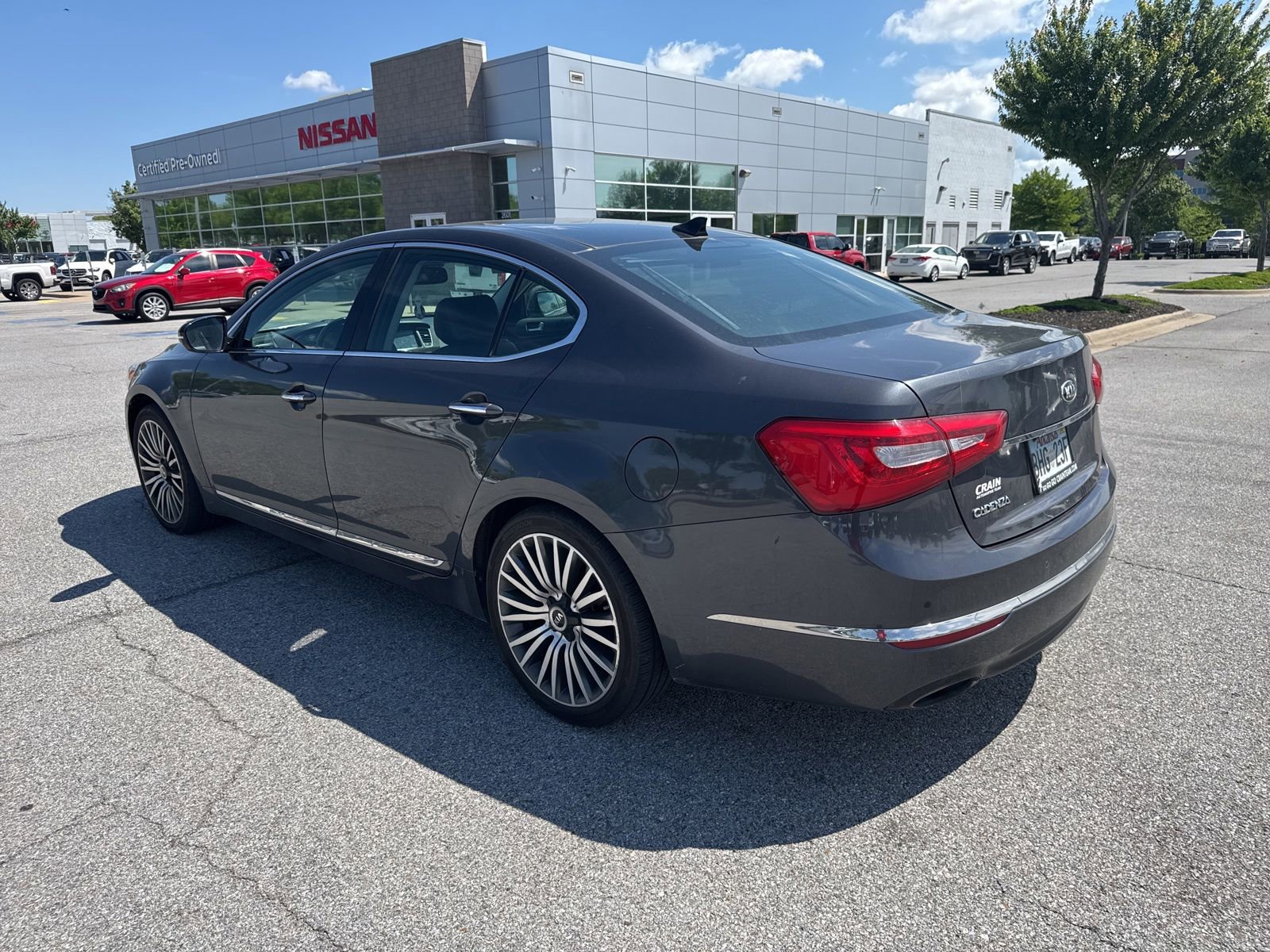 Used 2016 Kia Cadenza Premium w/ Technology Package FWD image 7