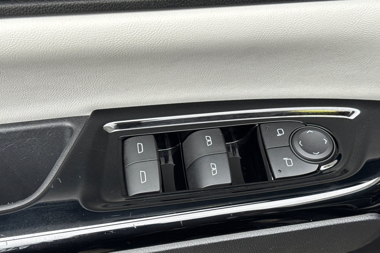 Certified 2024 Honda Prologue Touring image 13