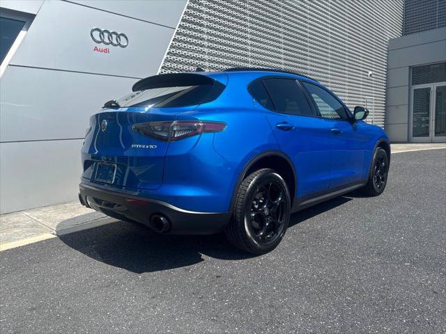 Used 2025 Alfa Romeo Stelvio Sprint AWD/4WD image 3