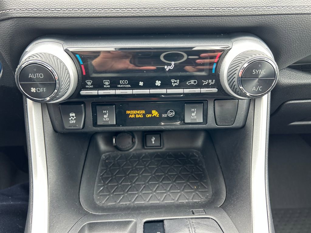 Certified 2021 Toyota RAV4 XLE Premium image 30
