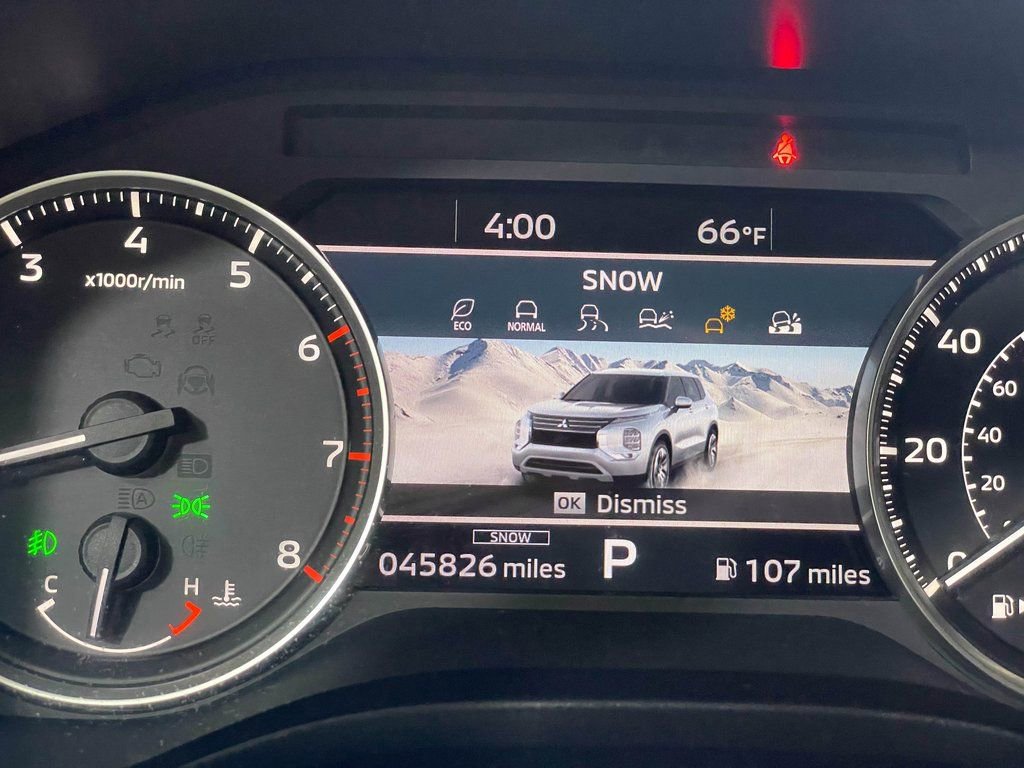 Used 2020 Mitsubishi Outlander Sport 2.0 ES image 35