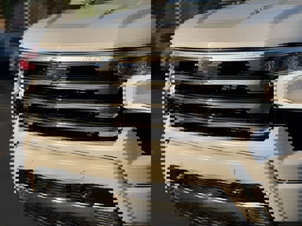 Used 2023 Chevrolet Silverado 1500 High Country w/ High Country Premium Package image 11