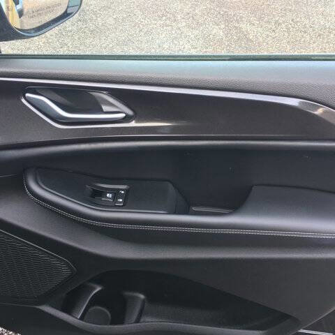 Used 2023 Jeep Grand Cherokee Altitude image 24