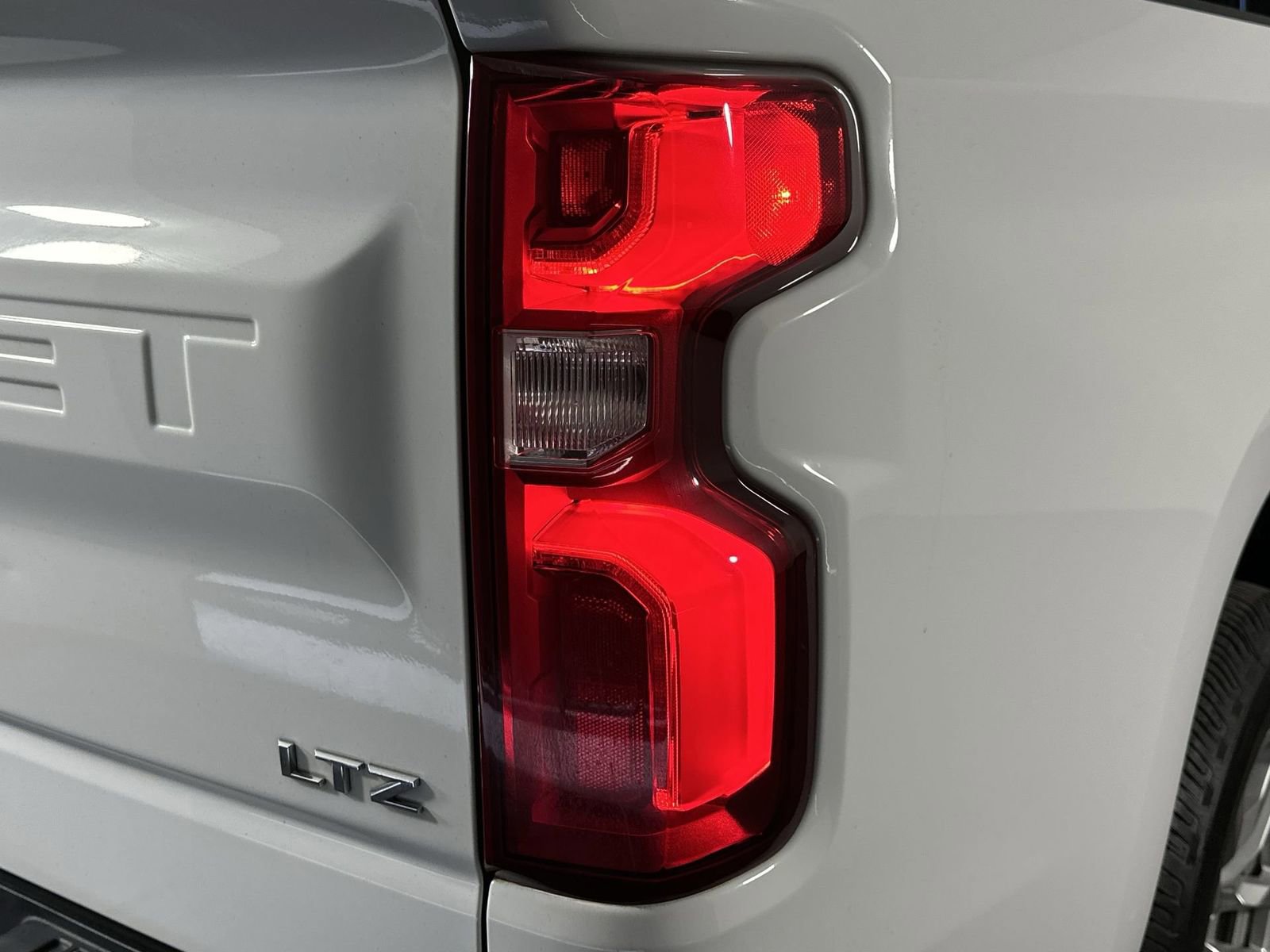 Used 2020 Chevrolet Silverado 1500 LTZ image 30