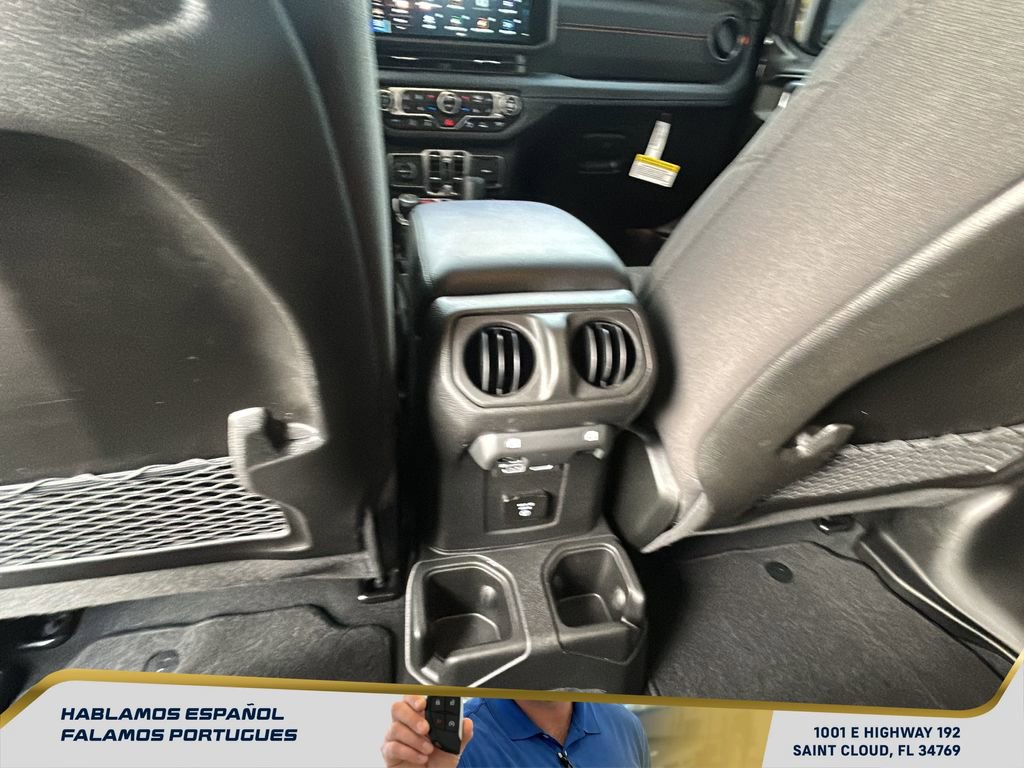 Used 2025 Jeep Gladiator Mojave w/ Safety Group image 35