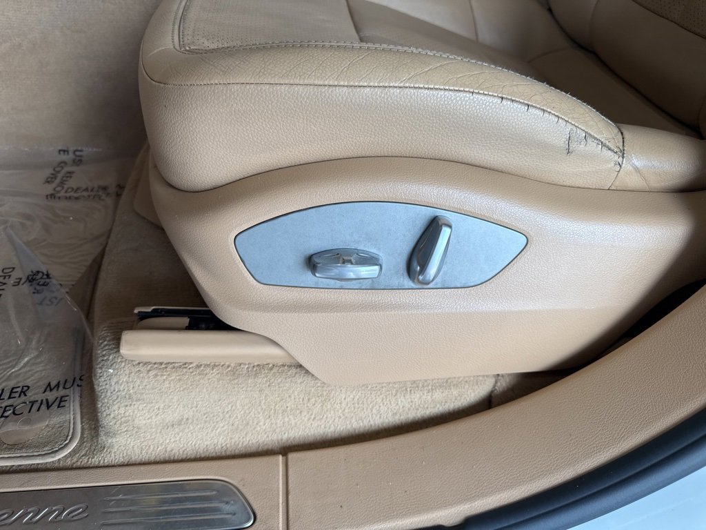 Used 2016 Porsche Cayenne image 31