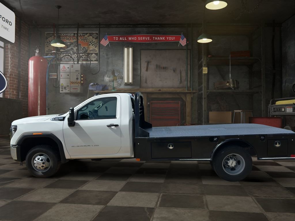 Used 2024 GMC Sierra 3500 Pro image 3