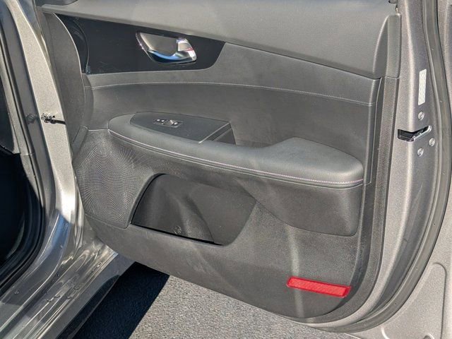 Used 2023 Kia Forte GT-Line image 13