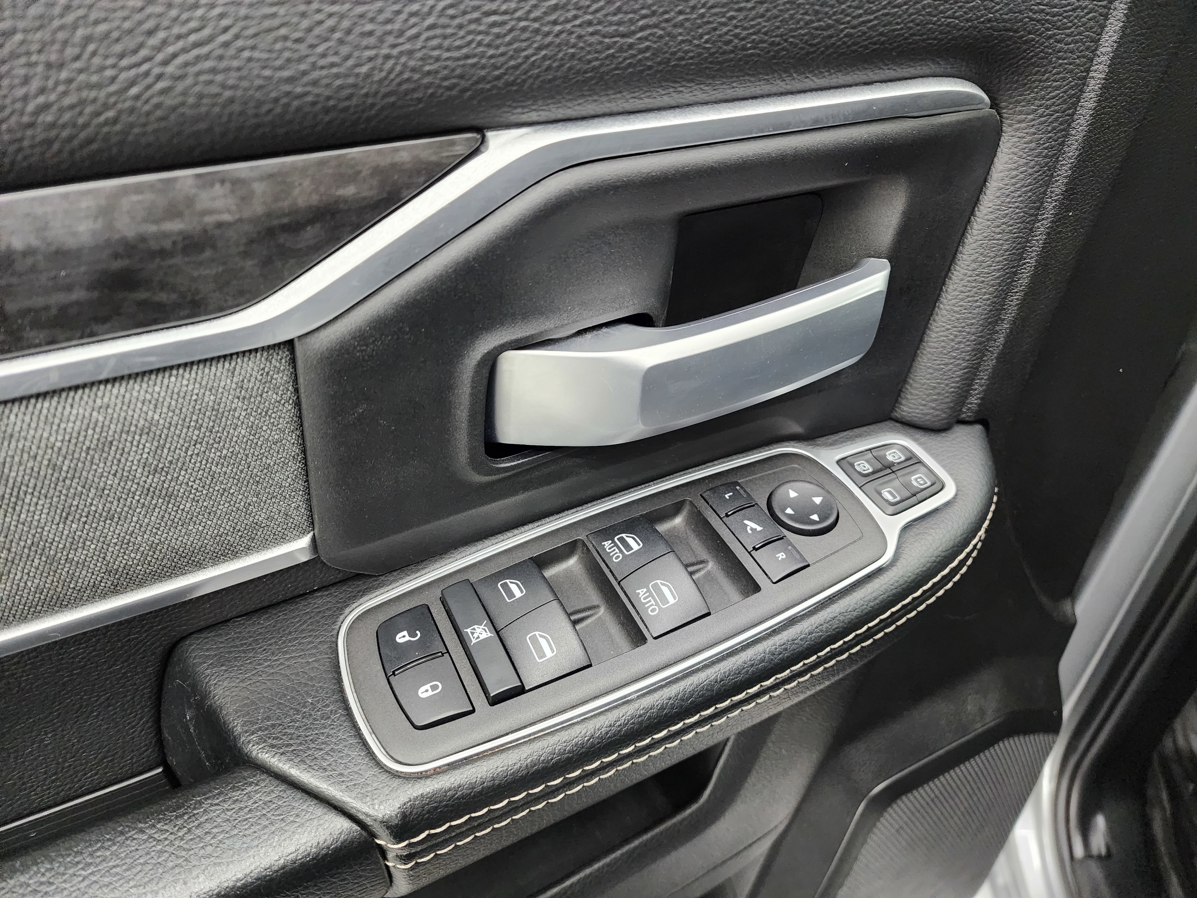 Used 2023 RAM 2500 Big Horn w/ Night Edition image 41