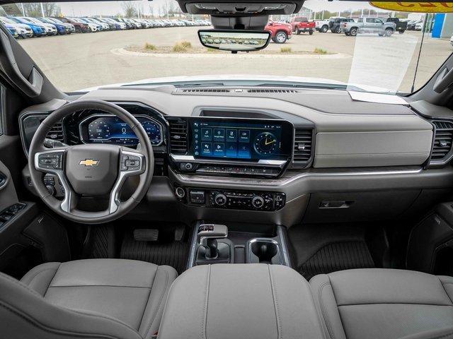 Used 2025 Chevrolet Silverado 1500 LTZ image 19