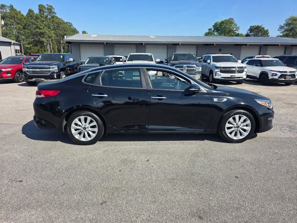 Used 2018 Kia Optima LX w/ 17" Alloy Wheels Package image 4