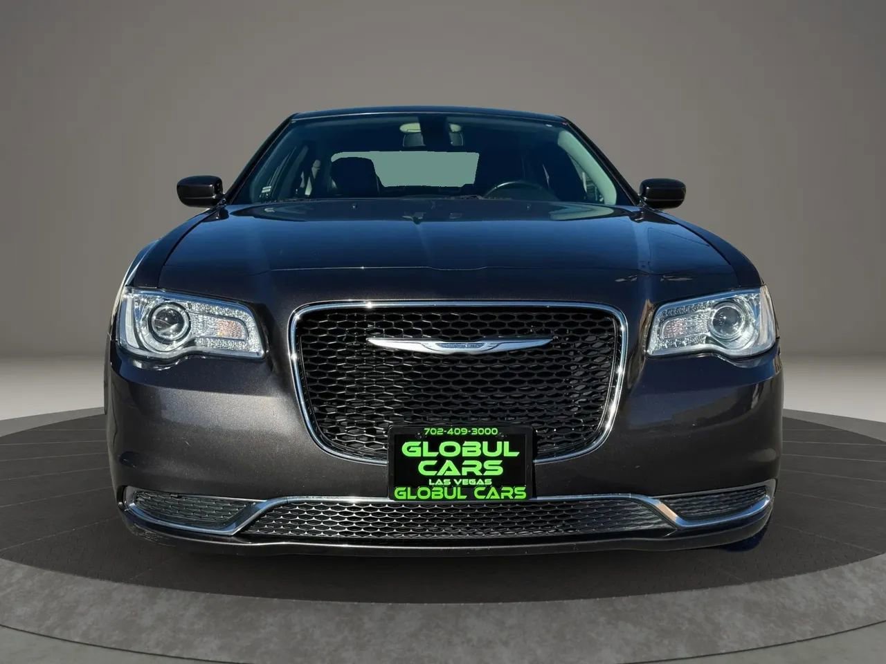 Used 2017 Chrysler 300 Limited image 3