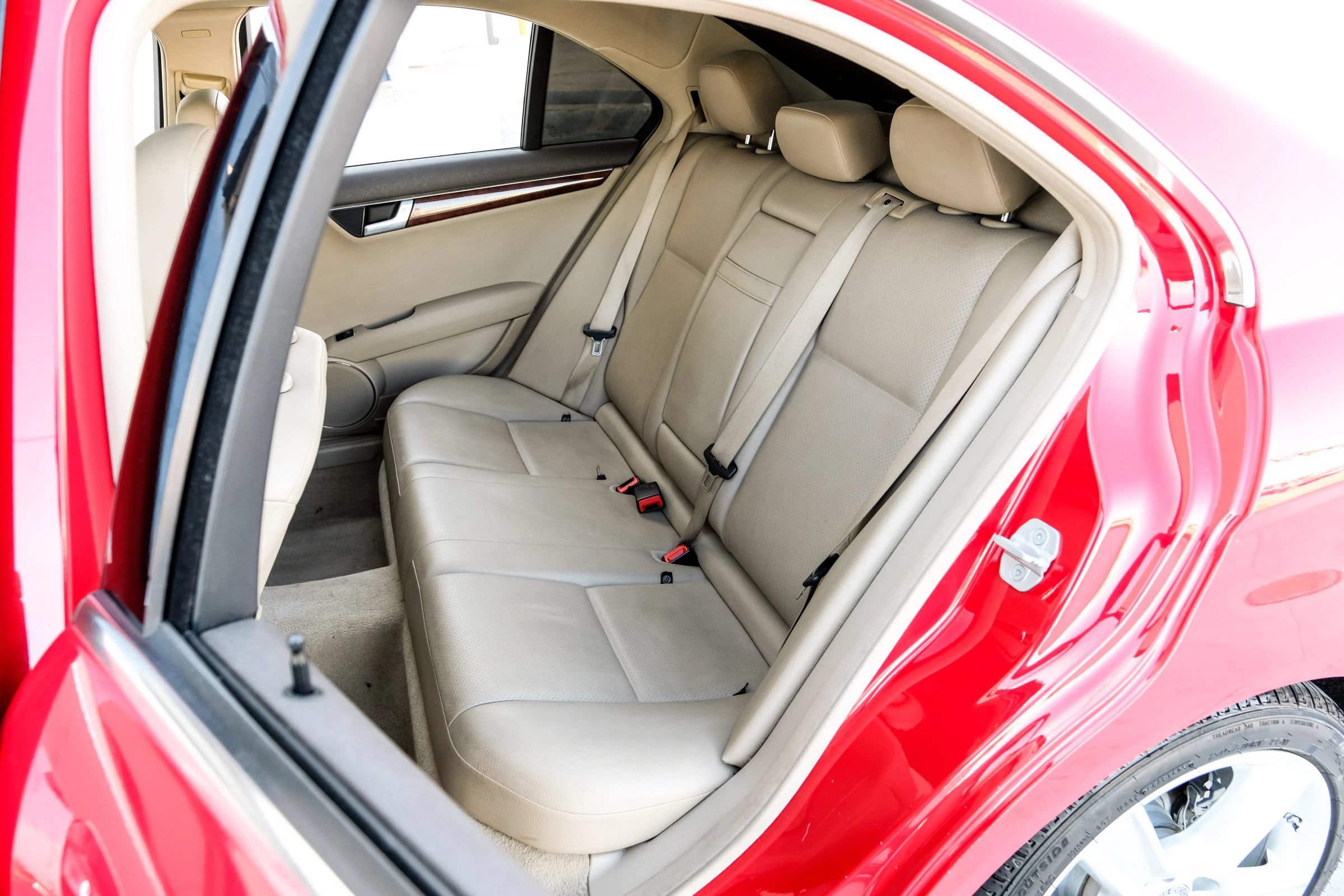 Used 2011 Mercedes-Benz C 300 Sedan w/ Premium 1 Pkg image 39