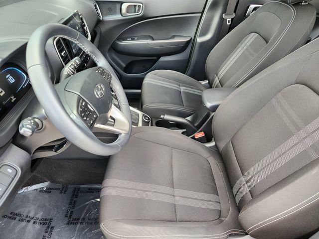 Certified 2023 Hyundai Venue SEL w/ Cargo Package FWD image 7