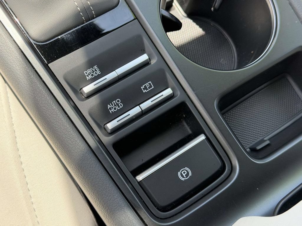 Used 2025 Hyundai Sonata SE FWD image 28