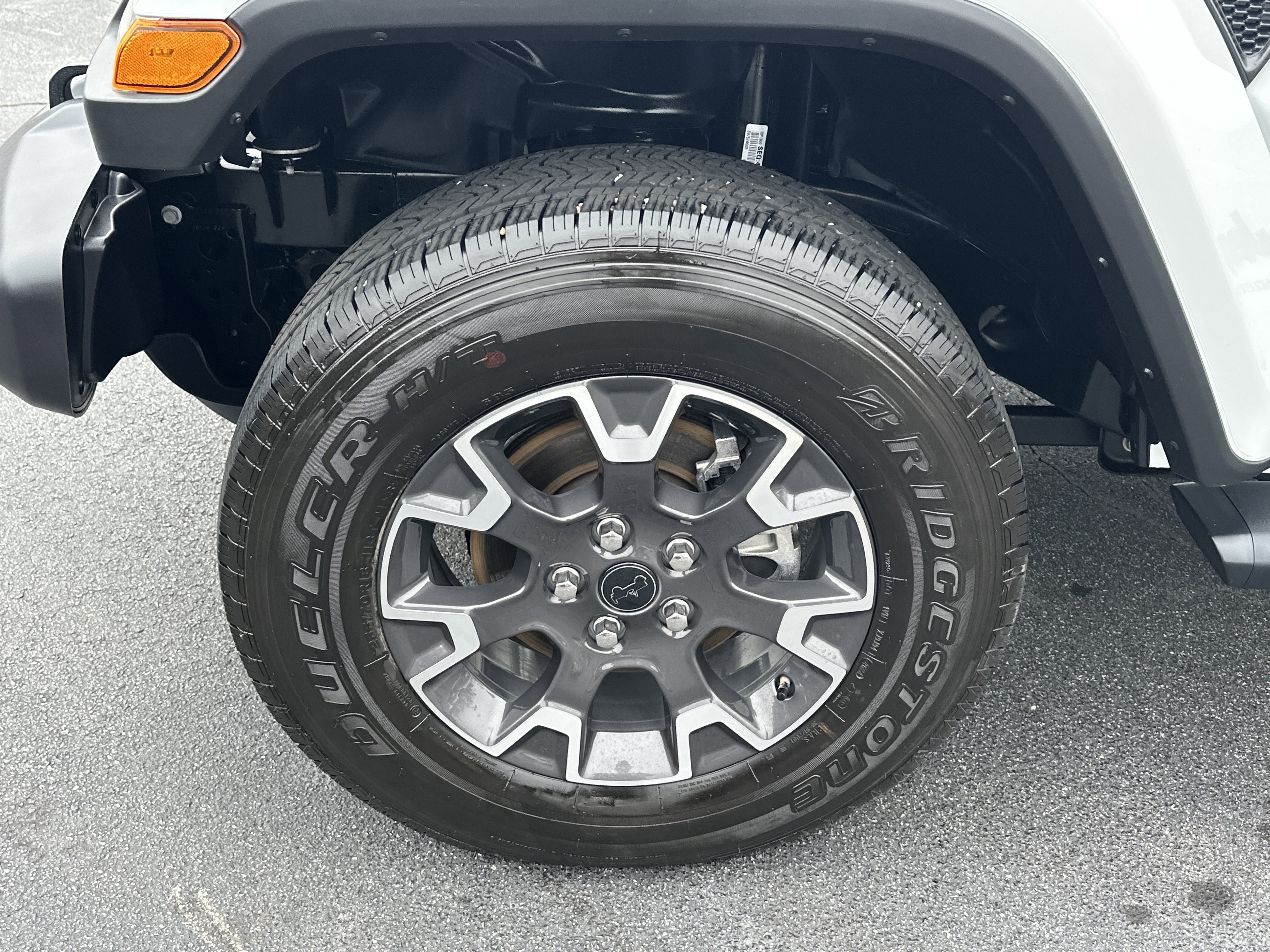 Used 2025 Jeep Wrangler Sahara w/ Safety Group image 13