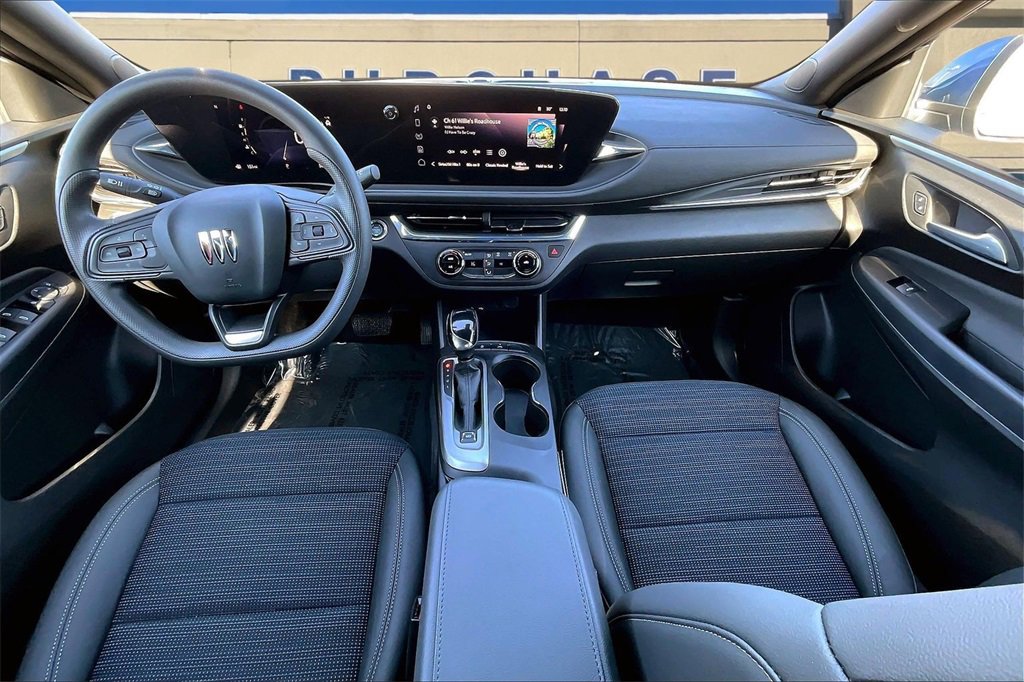 Used 2025 Buick Envista Preferred image 7