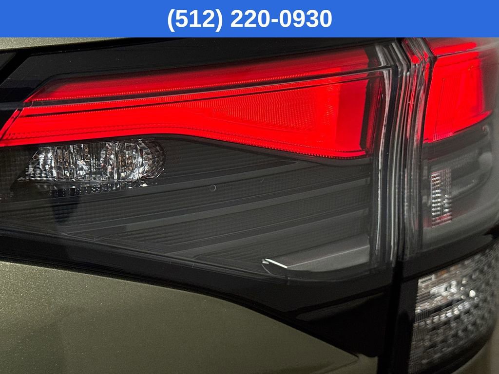 Used 2026 Subaru Forester Premium AWD/4WD image 32