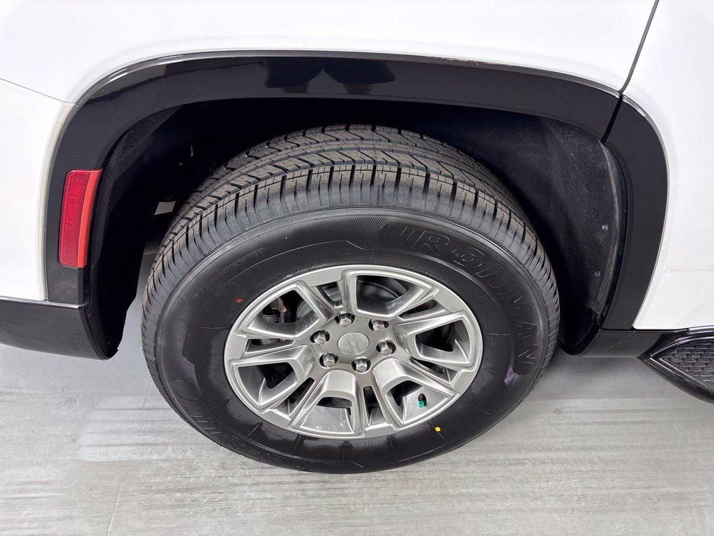 Used 2023 Jeep Wagoneer 2WD image 10