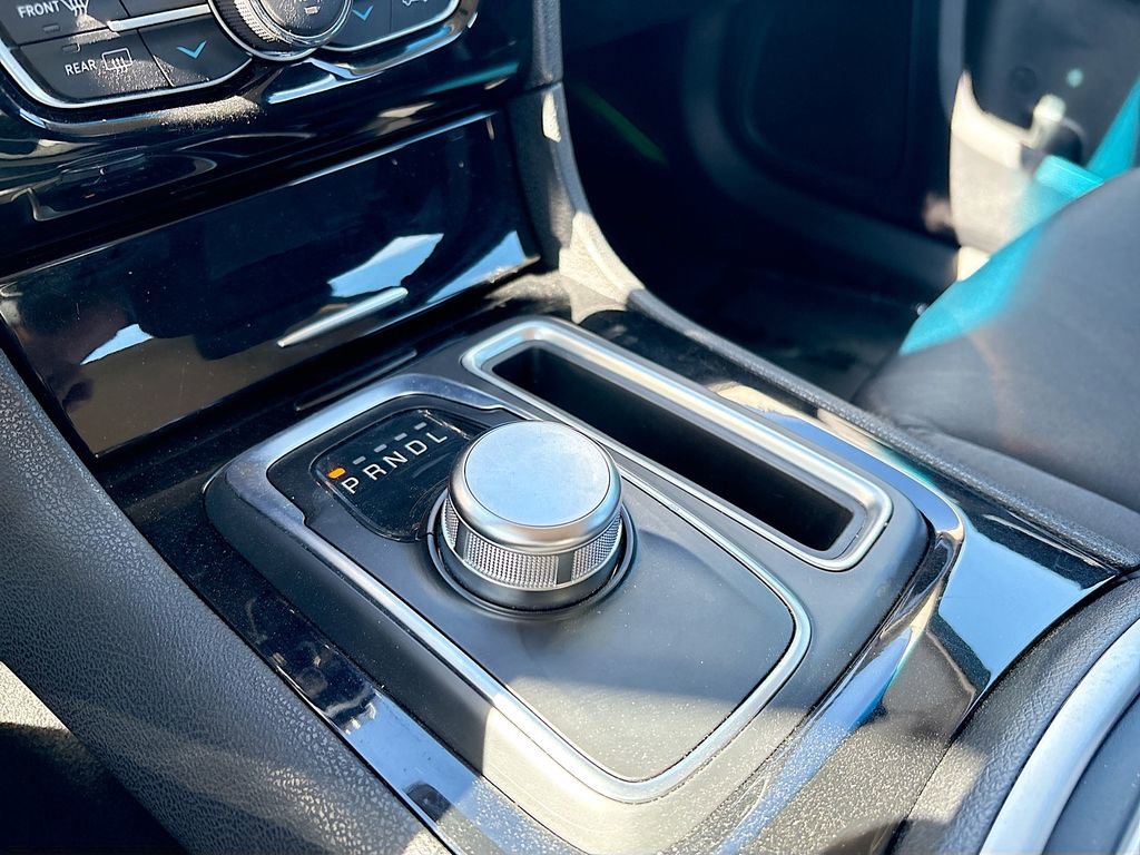 Used 2023 Chrysler 300 Touring w/ Sport Appearance Package image 16