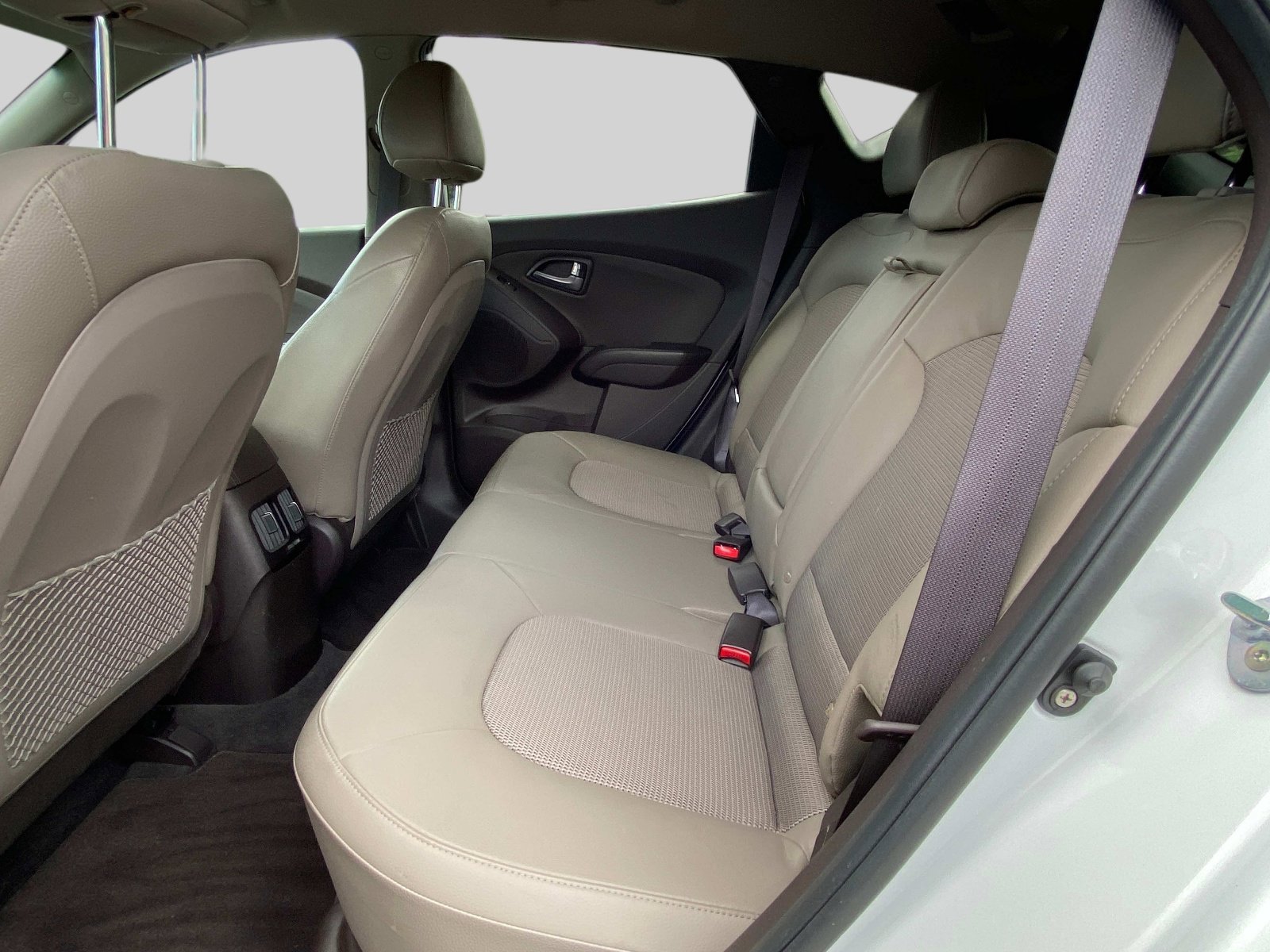 Used 2015 Hyundai Tucson SE AWD/4WD image 11