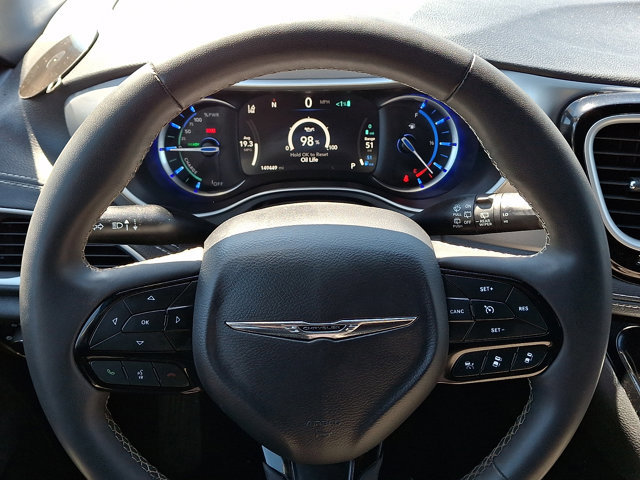 Used 2022 Chrysler Pacifica Touring-L w/ S Appearance Package image 18