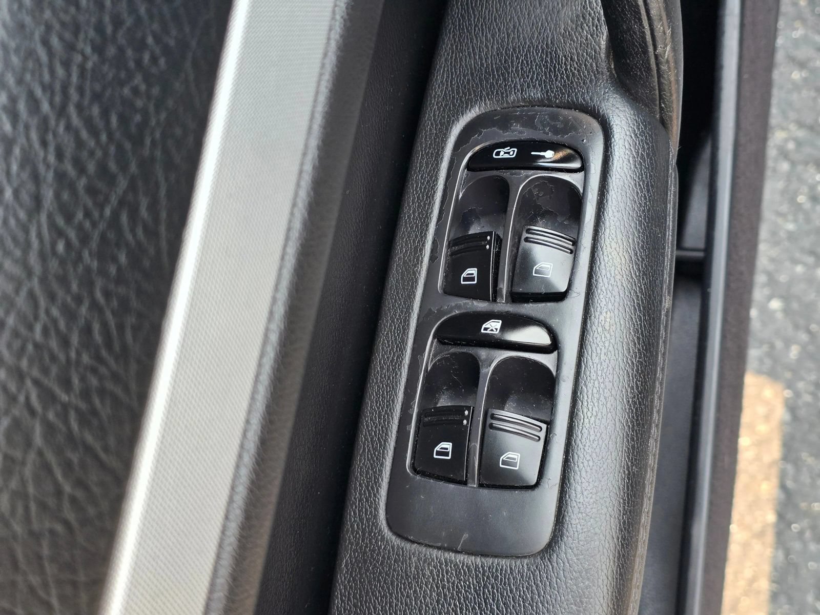 Used 2010 Porsche Cayenne AWD/4WD image 22
