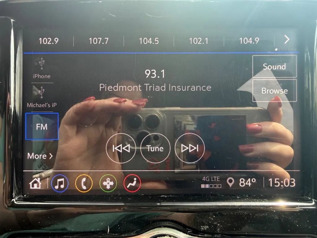 Used 2020 Chevrolet Traverse LS AWD/4WD image 15