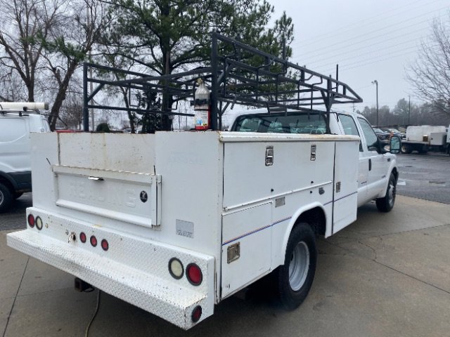 Used 2004 Ford F350 Lariat RWD image 3