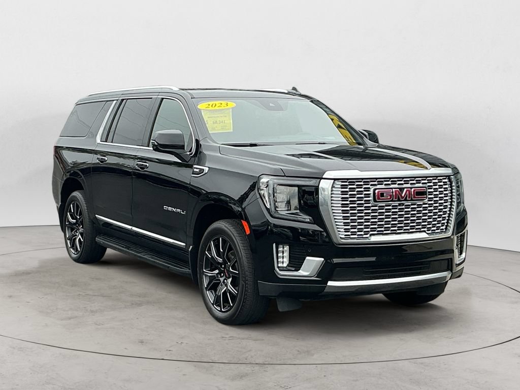 Used 2023 GMC Yukon XL Denali AWD/4WD image 3