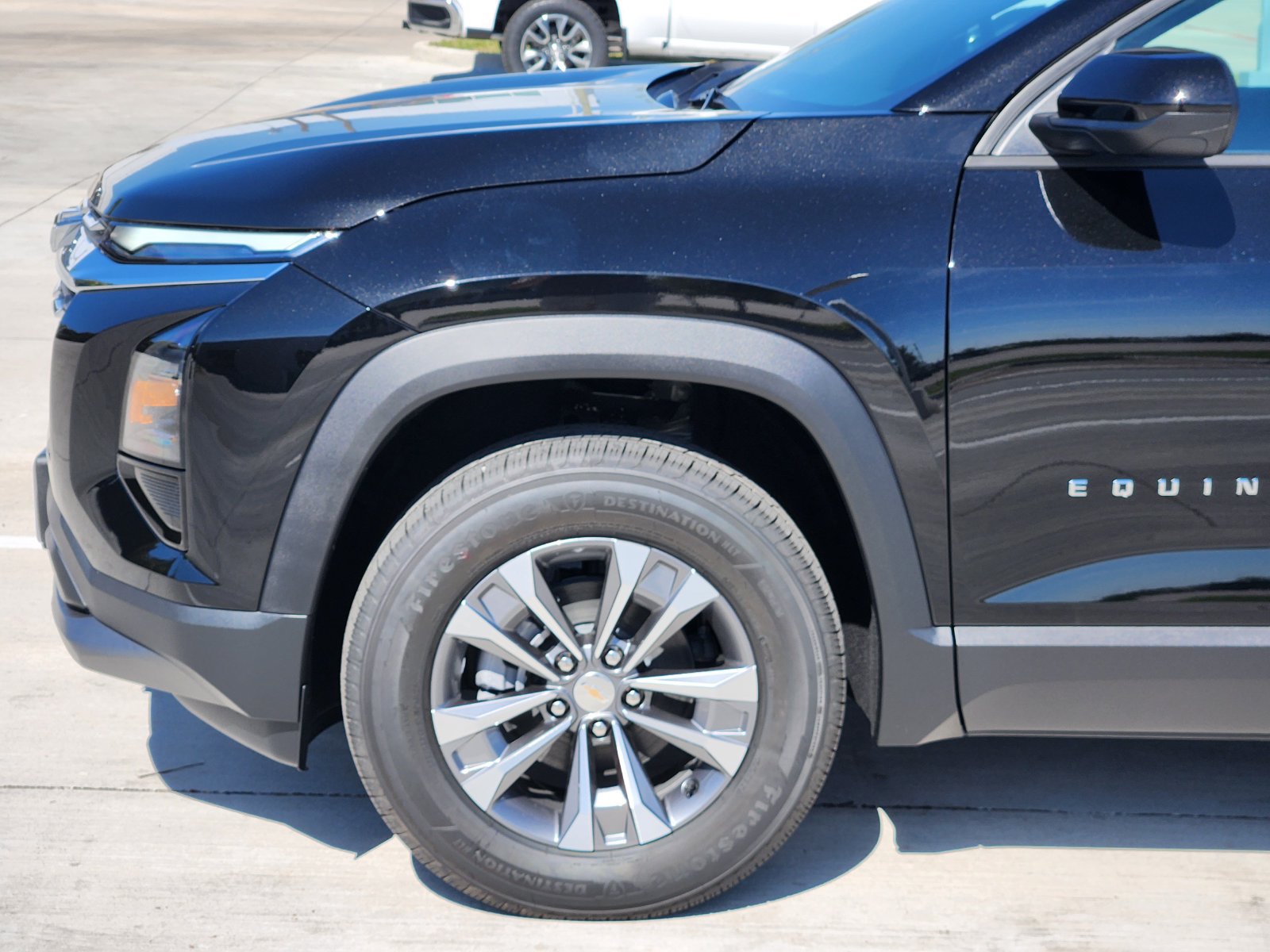 New 2027 Chevrolet Equinox LT w/ Convenience Package II FWD image 9