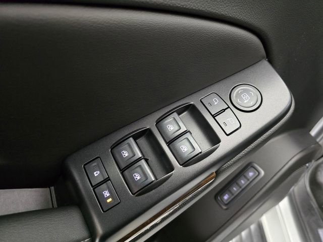 Used 2018 Chevrolet Suburban LT AWD/4WD image 26